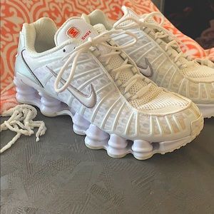 White Nike Shox Ladies size 8.